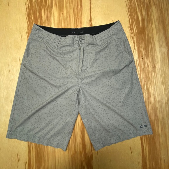 Oakley Tan Beige Shorts‎ Men's Size 40 - Picture 1 of 8